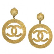 VINTAGE CHANEL CC LARGE GOLD DANGLING EARRINGS