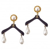 VINTAGE CHANEL HANGER MOTIF EARRINGS