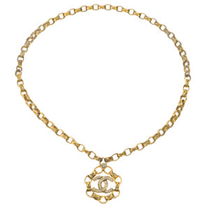 VINTAGE CHANEL LONG NECKLACE WITH CC AND QUILTED DETAILS